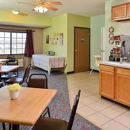 Sauk River Inn & Suites, A Travelodge By Wyndham Sauk Centre Экстерьер фото