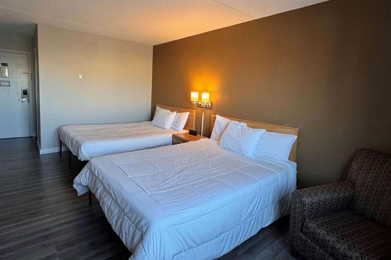 Sauk River Inn & Suites, A Travelodge By Wyndham Sauk Centre Экстерьер фото